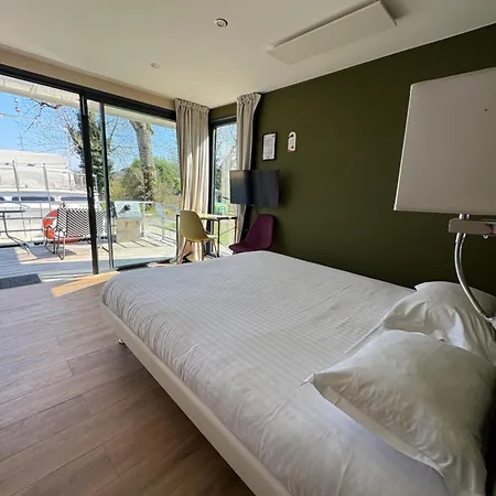 فندق La Vinaigrerie Logis جوينفيل