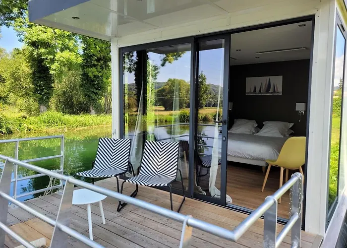 La Vinaigrerie Logis מלון ז'ואנוויל