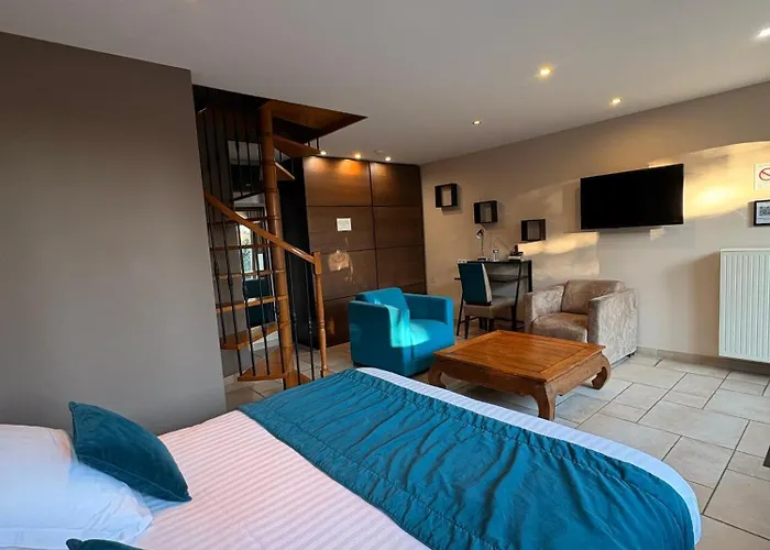 מלון La Vinaigrerie Logis 3*