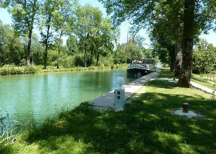 מלון La Vinaigrerie Logis ז'ואנוויל